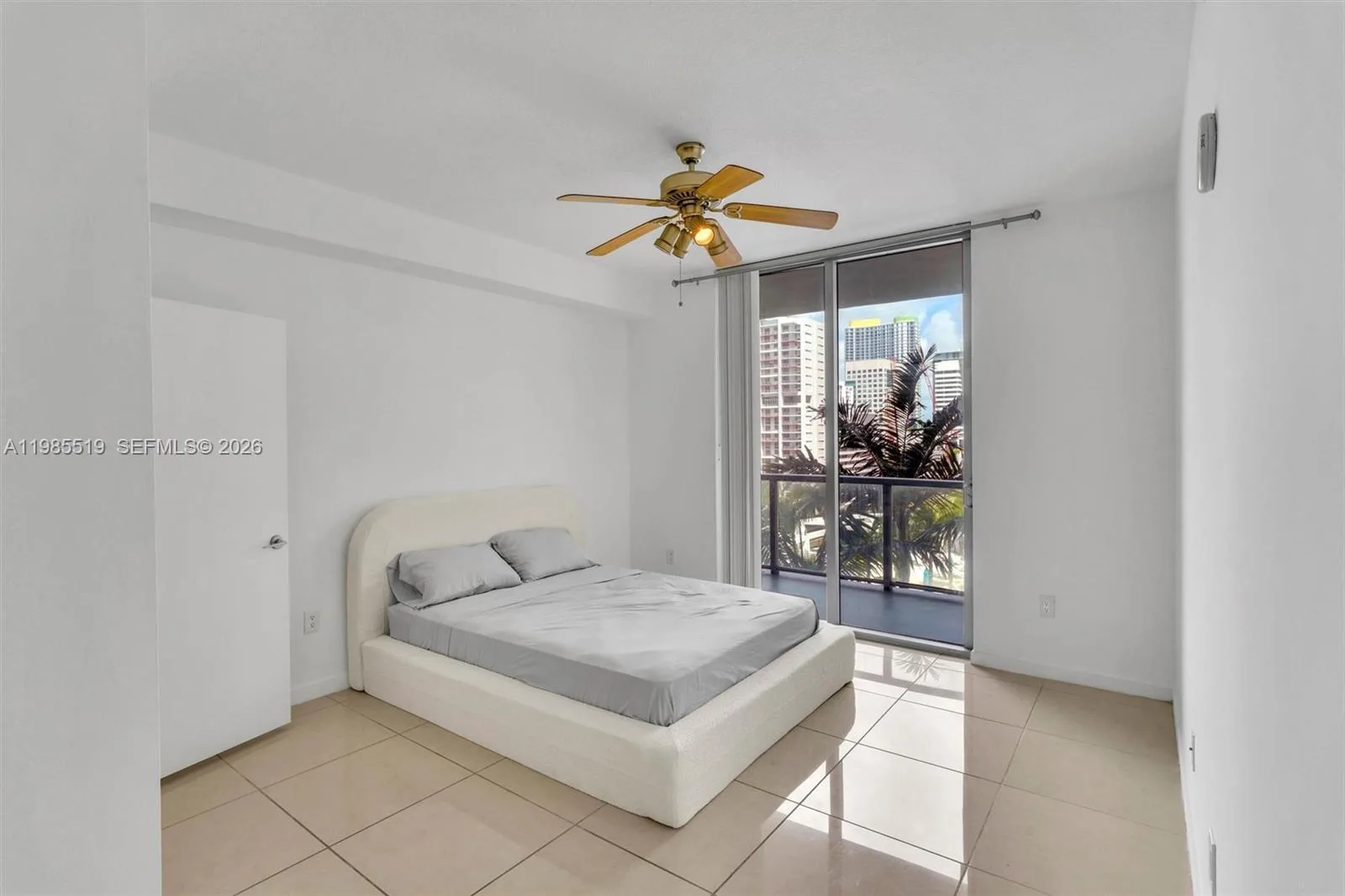 79 SW 12th St # 1210, Miami, FL 33130 photo 10