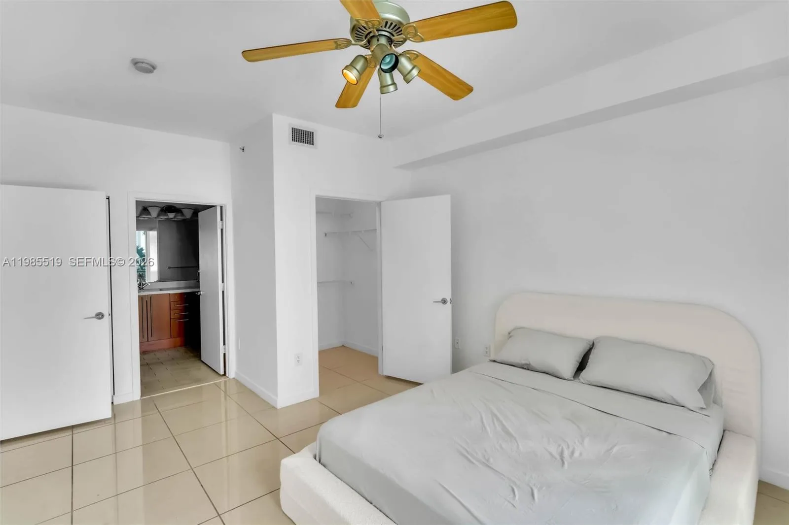 79 SW 12th St # 1210, Miami, FL 33130 photo 11