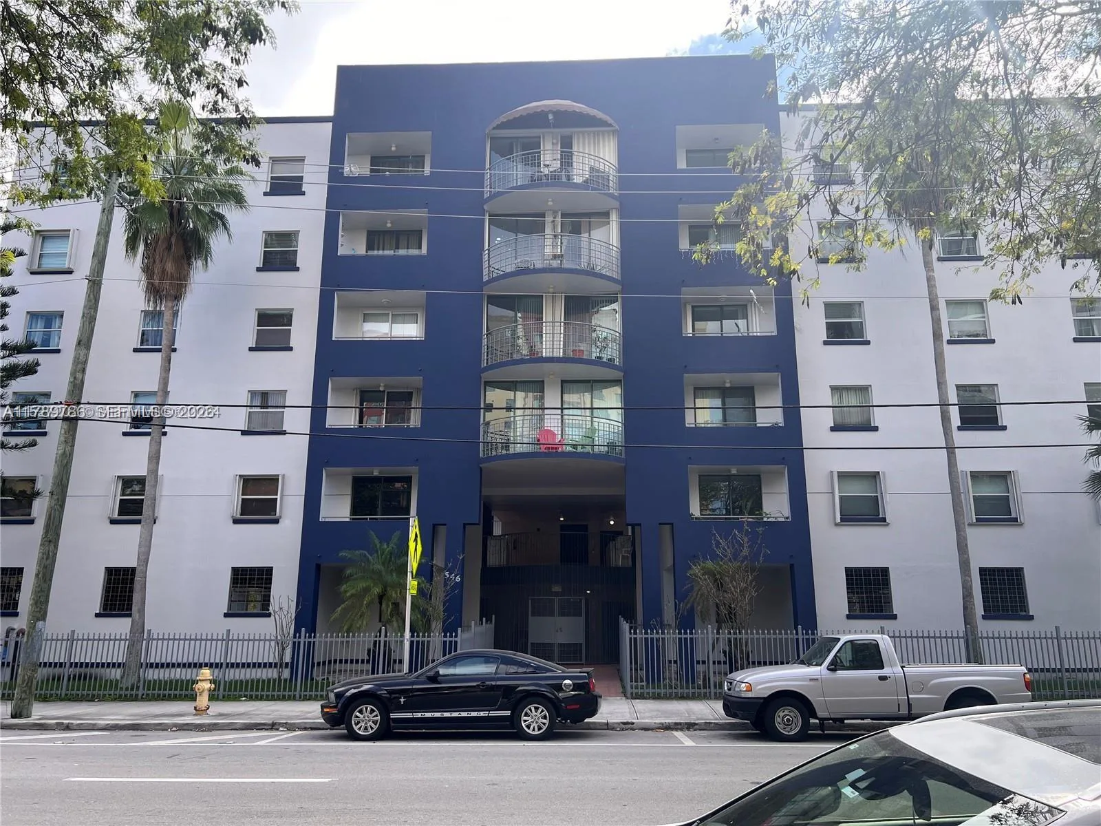 546 SW 1st St # 611, Miami, FL 33130