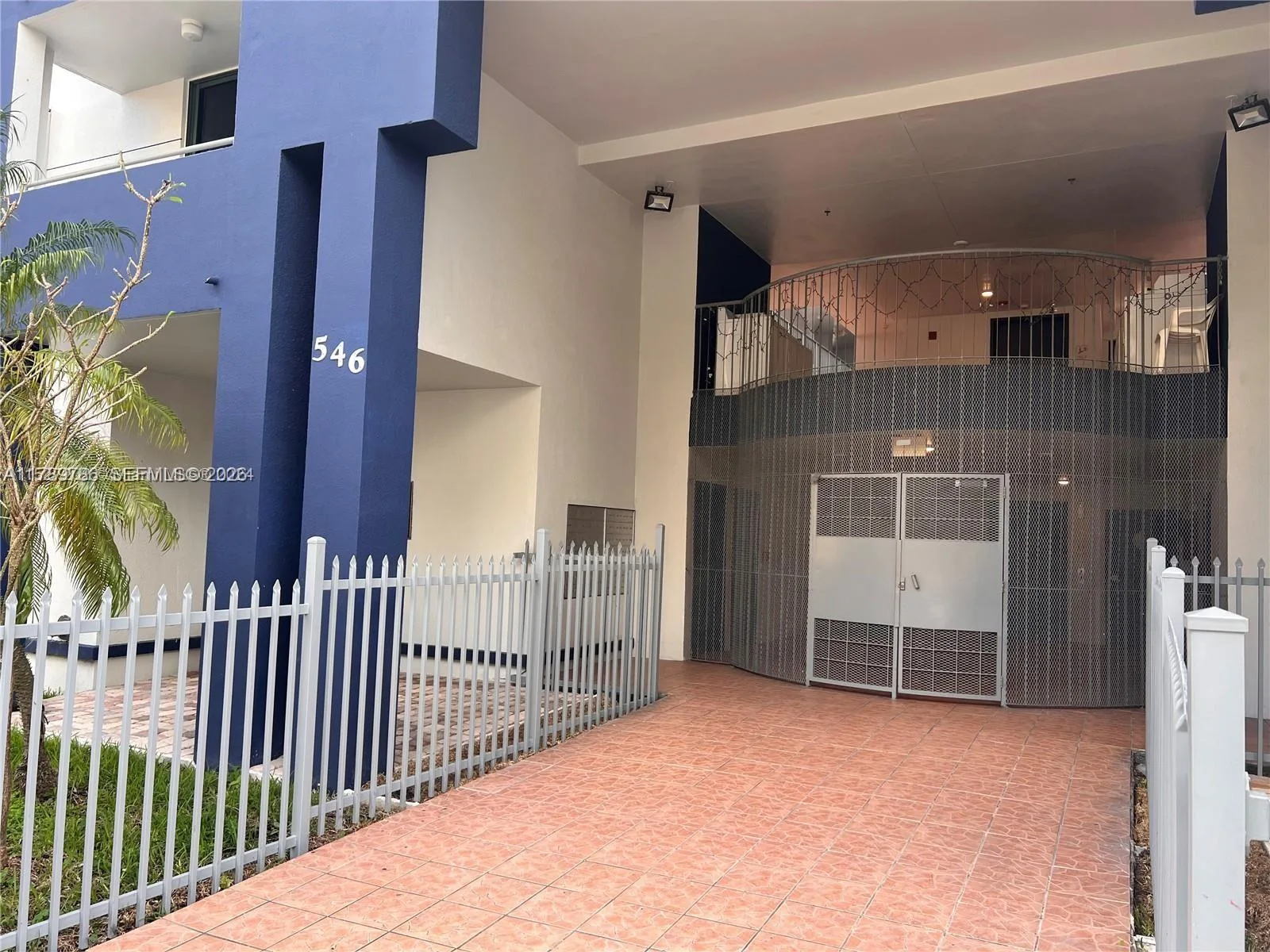 546 SW 1st St # 611, Miami, FL 33130 photo 11