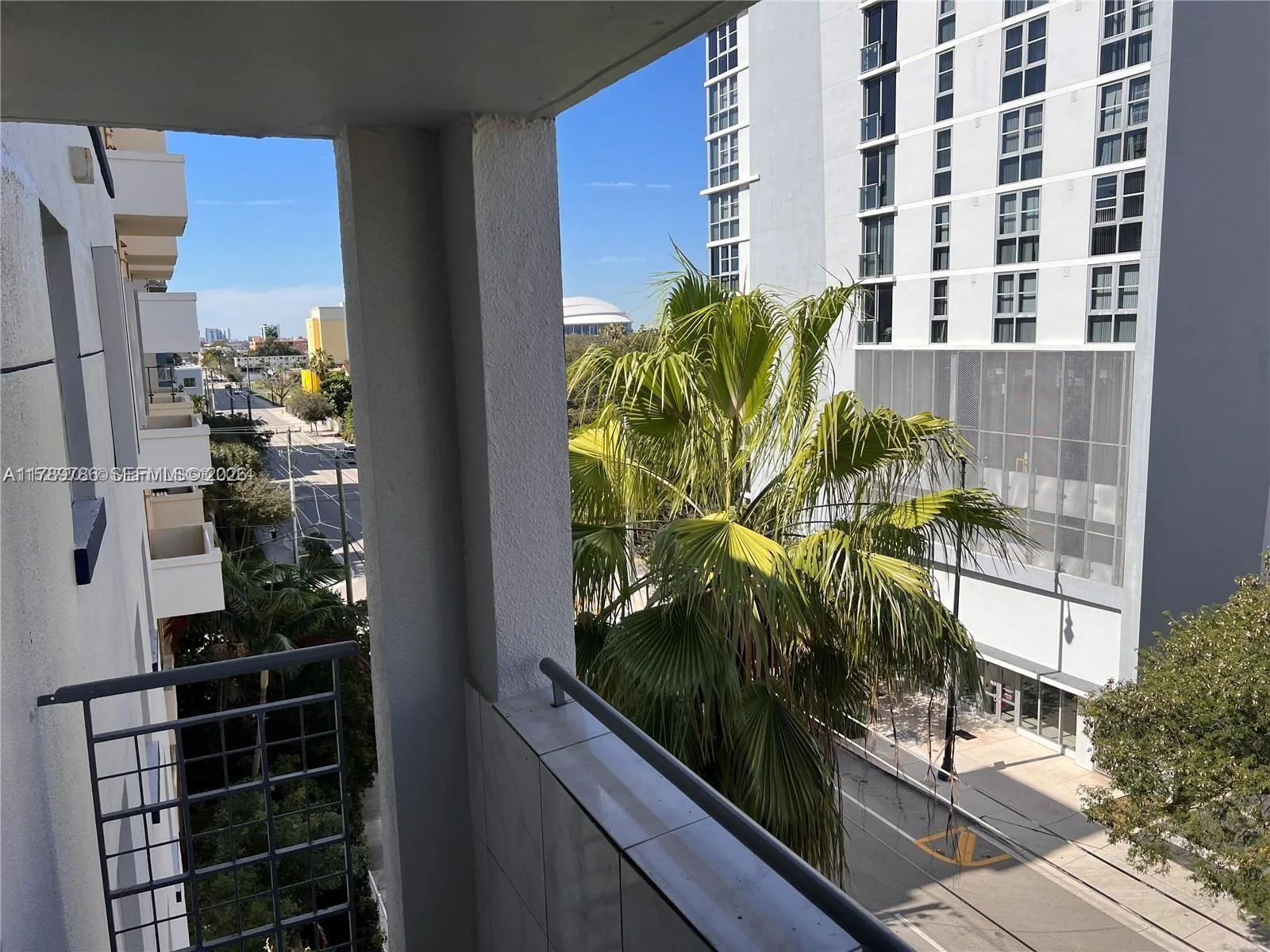 546 SW 1st St # 611, Miami, FL 33130 photo 6