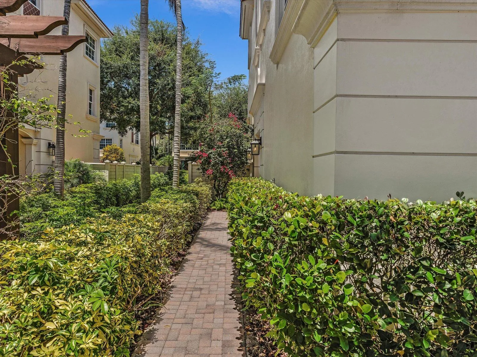 5575 NE Trieste Way, Boca Raton, FL 33487 photo 2