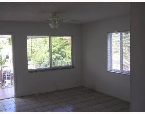 912 NE 17th Court # 4, Fort Lauderdale, FL 33305 photo 2
