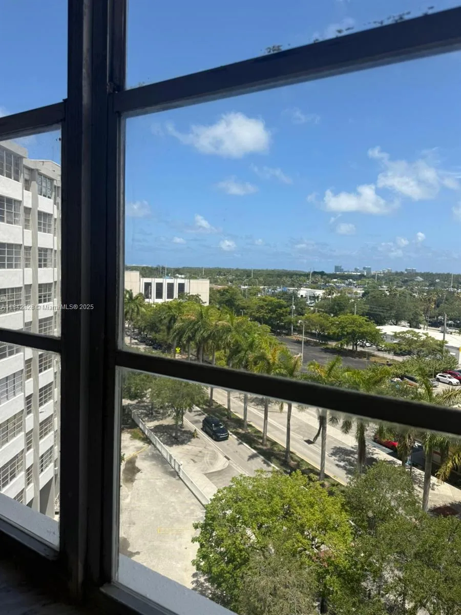 2025 NE 164th St # 818, North Miami Beach, FL 33162 photo 4