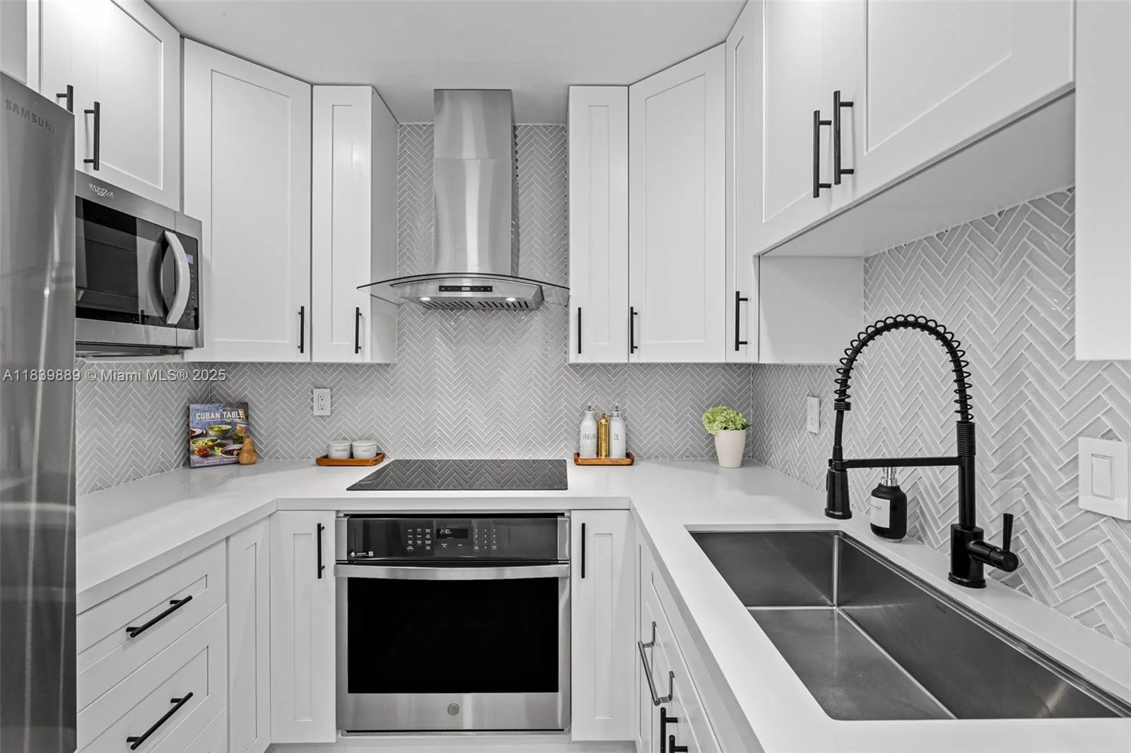 20379 W Country Club Dr # PH38, Aventura, FL 33180 photo 6