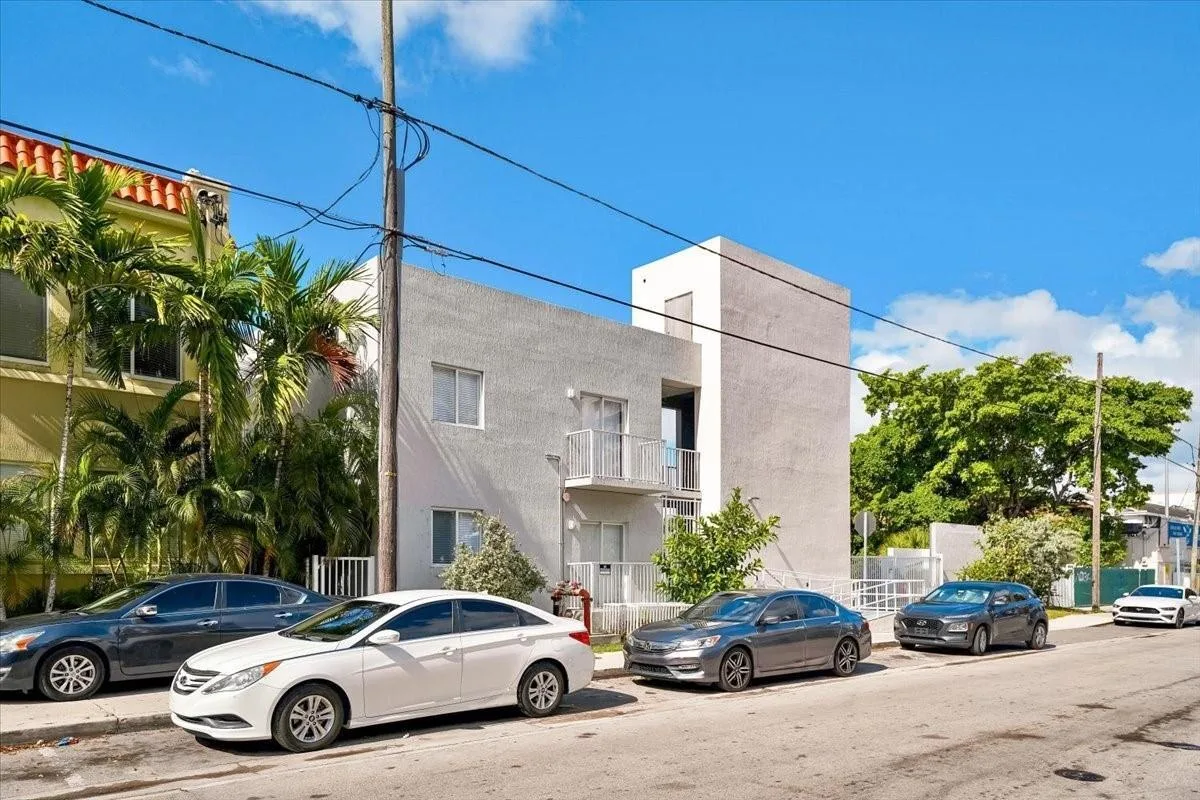 750 SW 2nd Street # 11, Miami, FL 33130 photo 4
