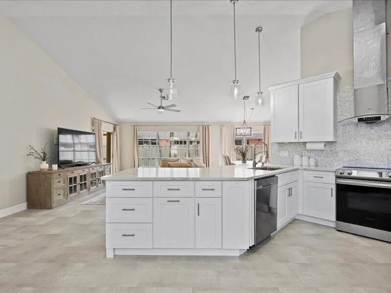 237 MOCCASIN Trail W, Jupiter, FL 33458 photo 8