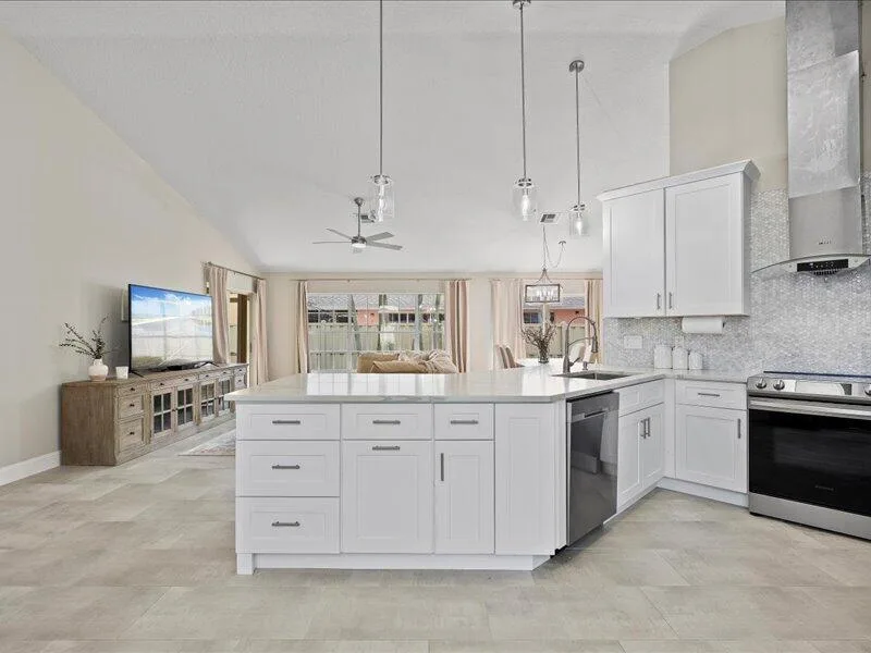 237 MOCCASIN Trail W, Jupiter, FL 33458 photo 9