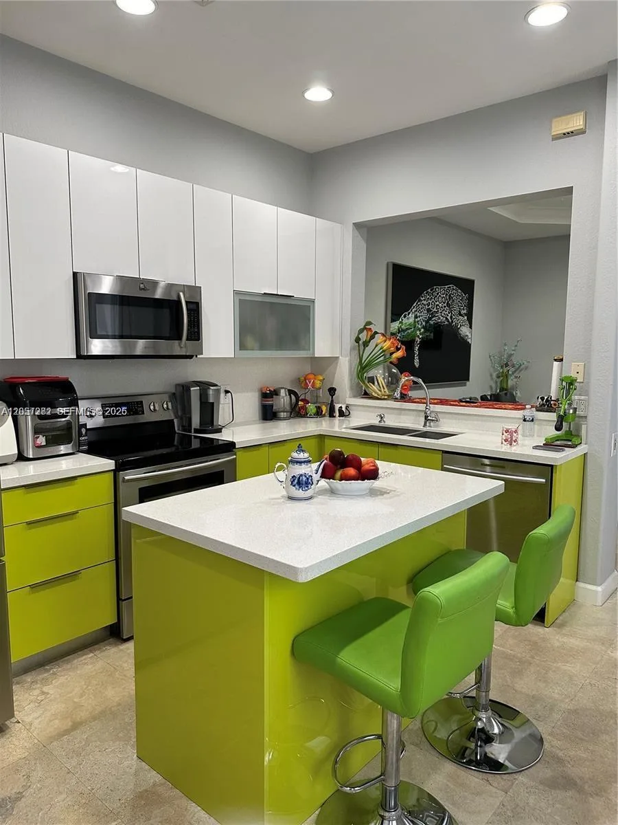957 N Harbor Vw # 957, Hollywood, FL 33019 photo 7