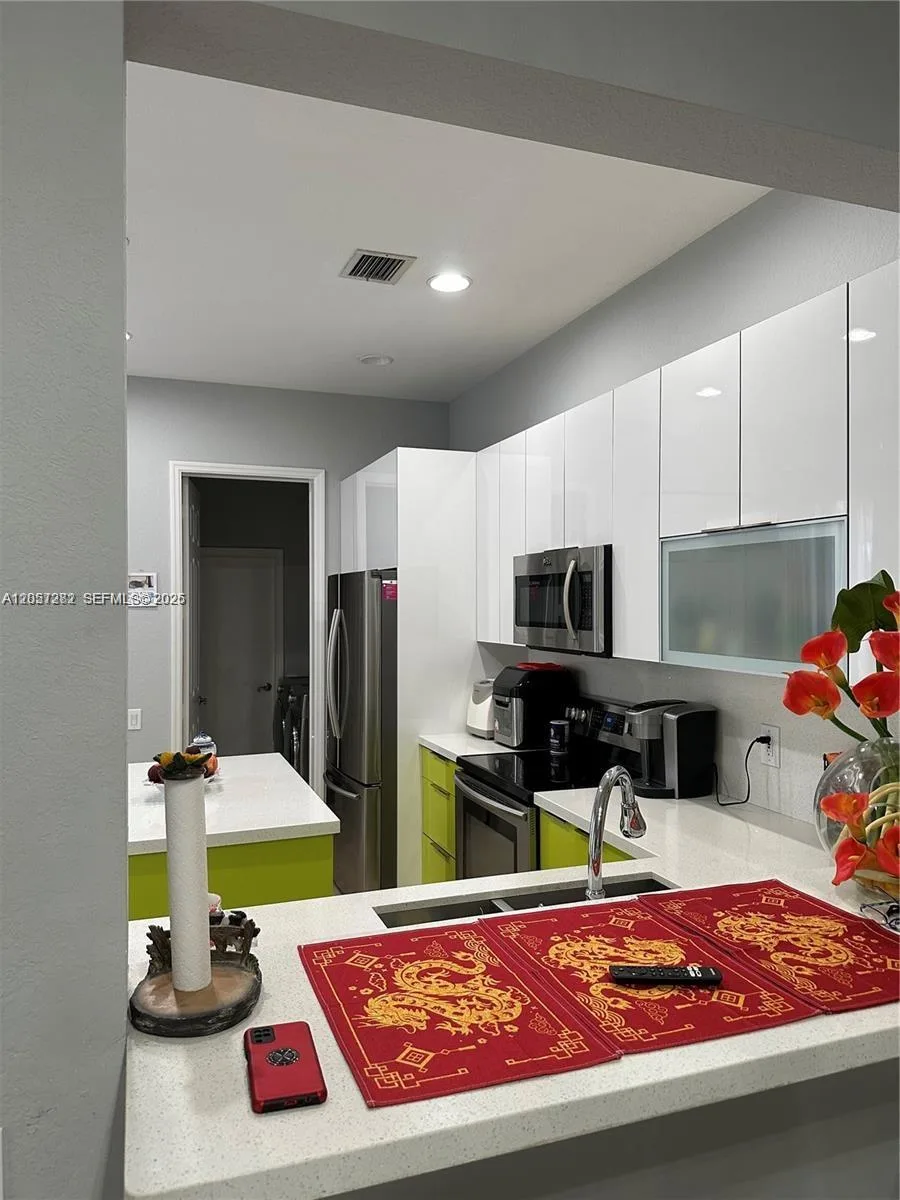 957 N Harbor Vw # 957, Hollywood, FL 33019 photo 8