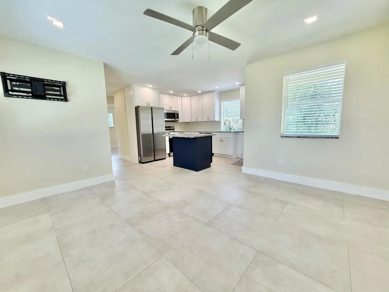 8658 SE Anthion Way, Hobe Sound, FL 33455 photo 2