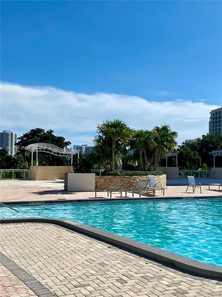 20379 W Country Club Dr # PH-40, Aventura, FL 33180 photo 2