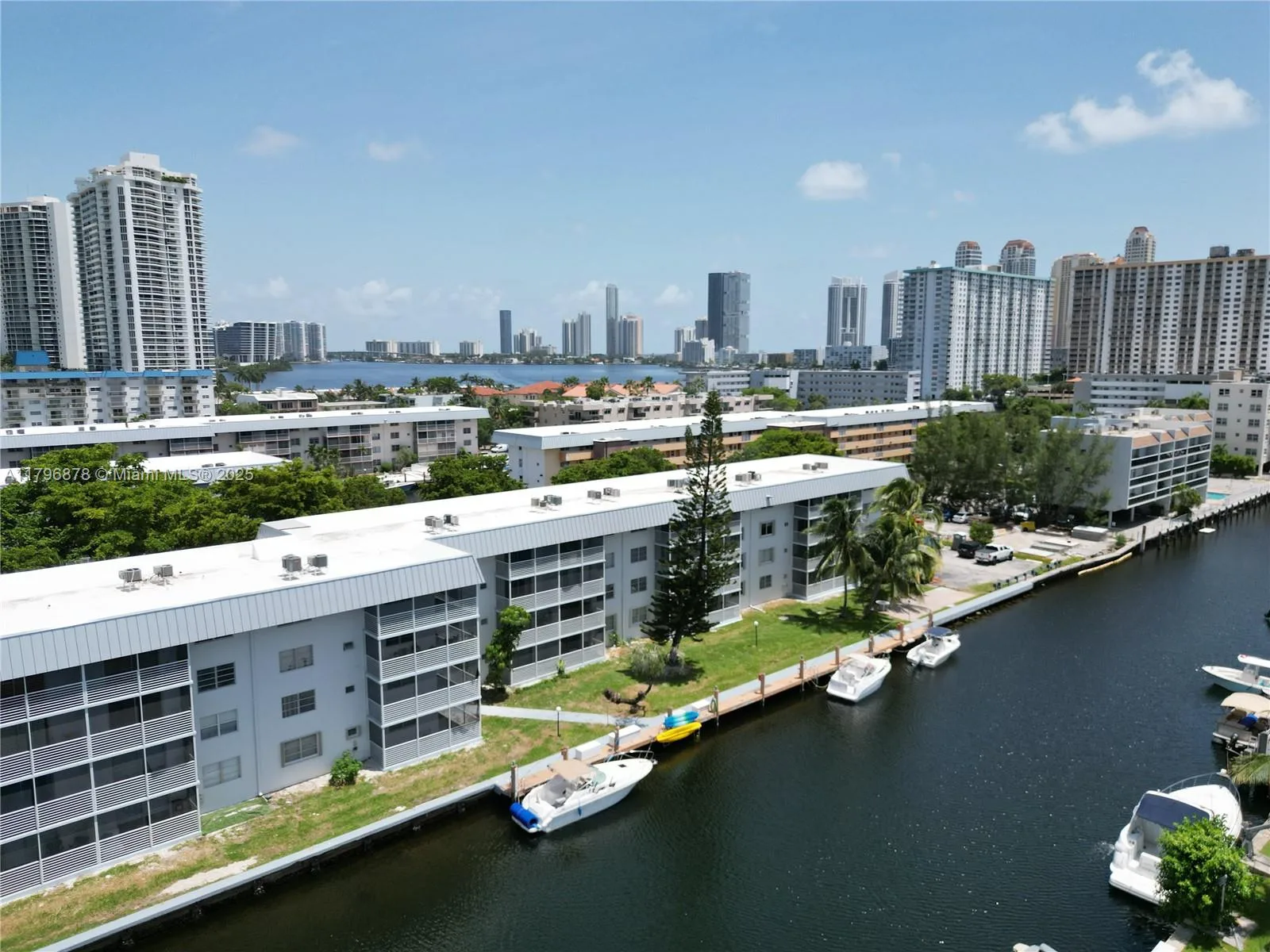 3750 NE 169th St # 408, North Miami Beach, FL 33160 photo 3