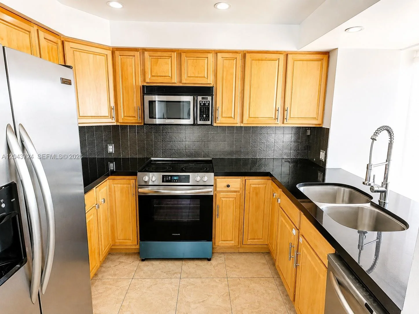 20335 W Country Club Dr # 2210, Aventura, FL 33180 photo 4