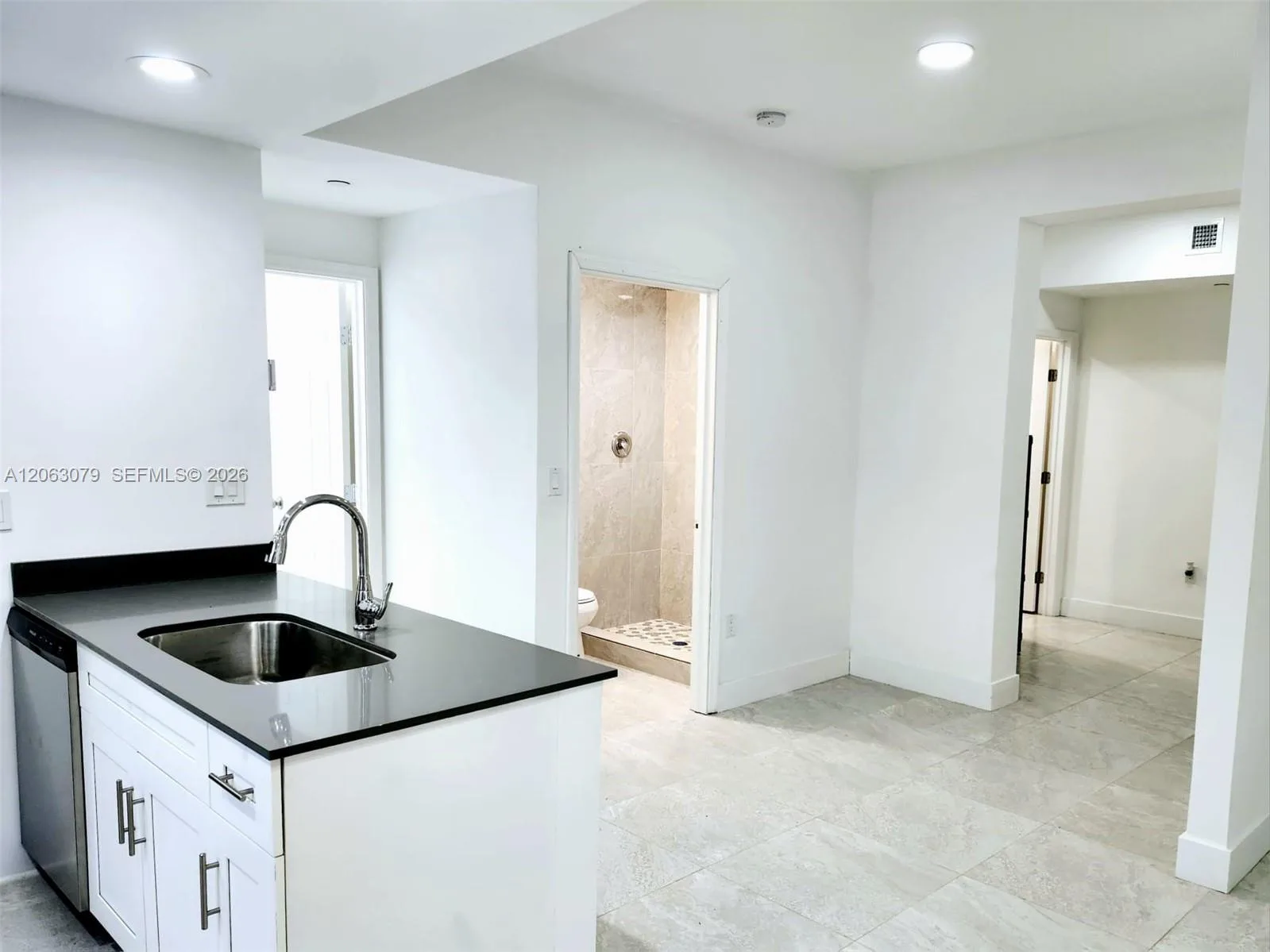 580 NW 34th St # 1, Miami, FL 33127 photo 4