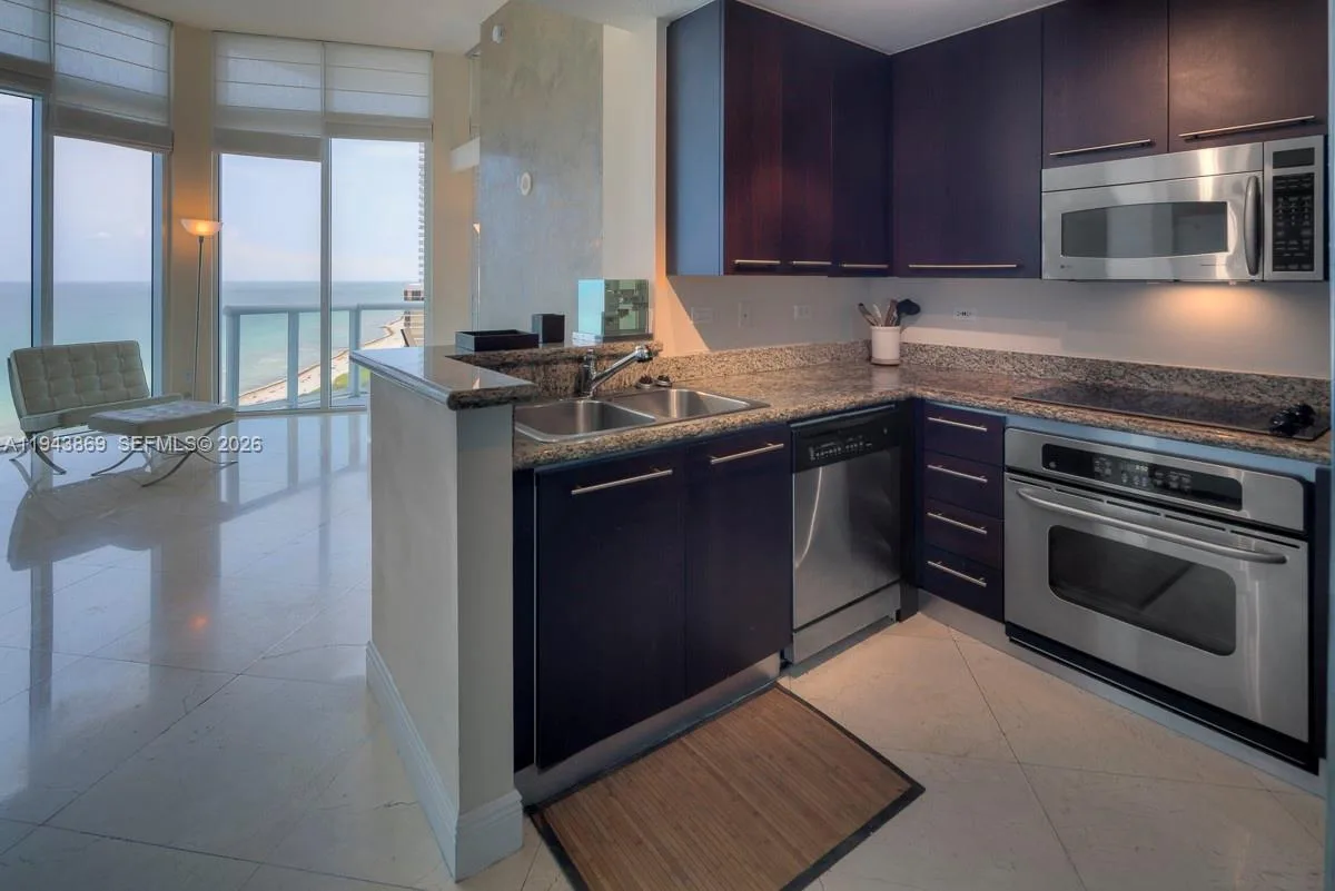 6515 Collins Ave # 1804, Miami Beach, FL 33141