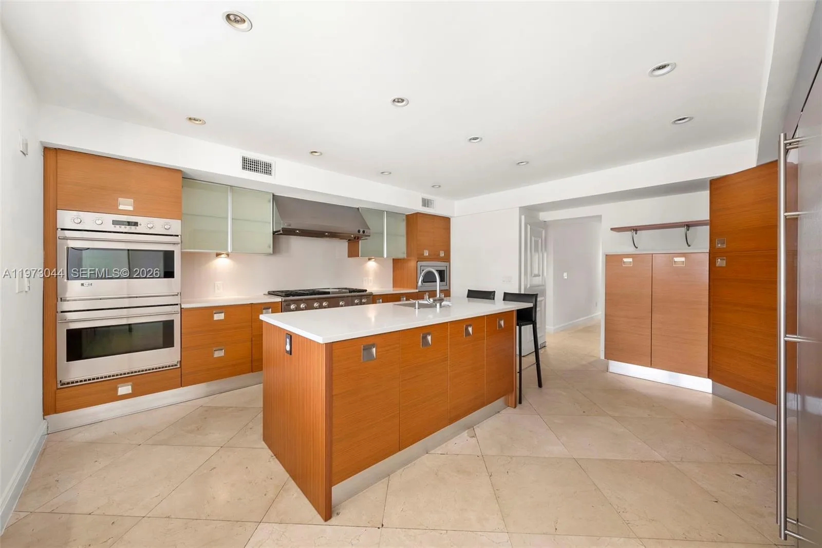 501 Hibiscus Dr, Hallandale Beach, FL 33009 photo 12
