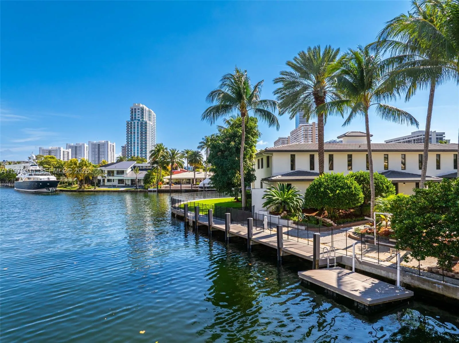 501 Hibiscus Dr, Hallandale Beach, FL 33009 photo 4