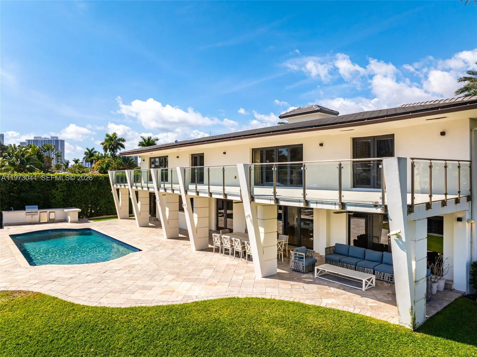501 Hibiscus Dr, Hallandale Beach, FL 33009 photo 6