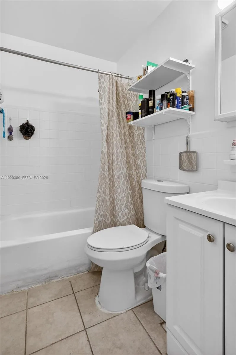 820 SW 11th Ave # 15B, Hallandale Beach, FL 33009 photo 11