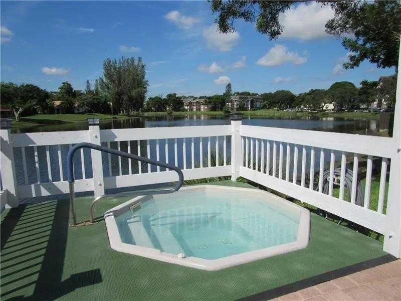 3740 INVERRARY Drive # 1E, Lauderhill, FL 33319 photo 12
