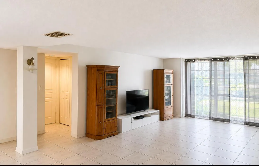 3740 INVERRARY Drive # 1E, Lauderhill, FL 33319 photo 5