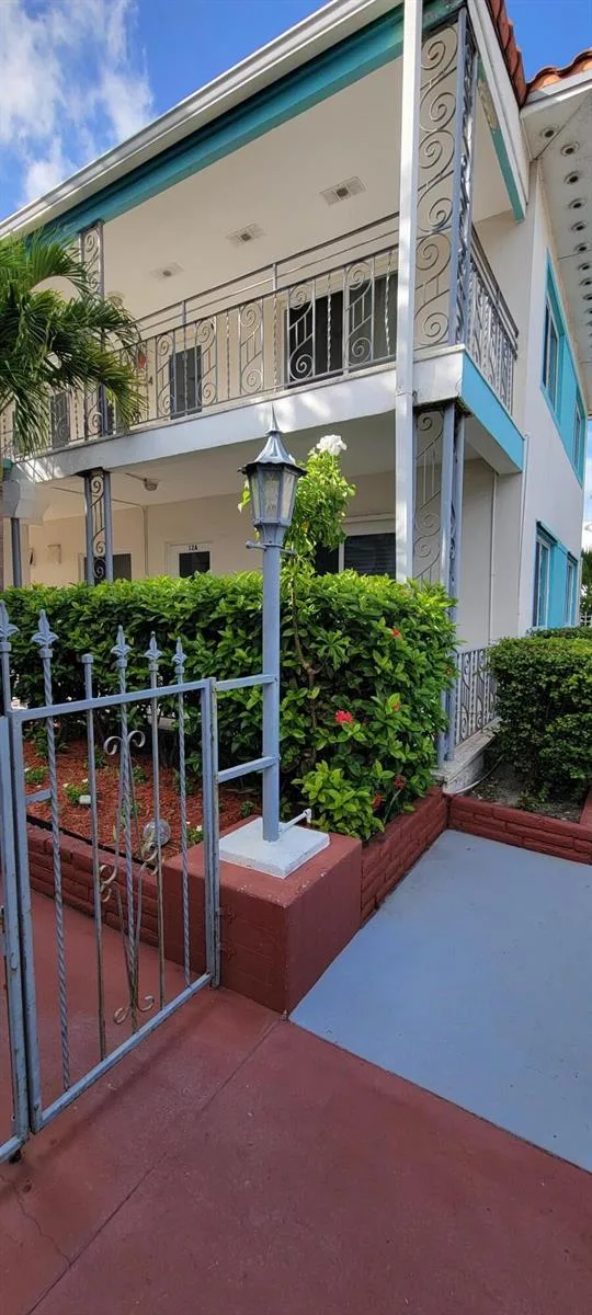 7300 Byron Avenue # 12a, Miami Beach, FL 33141