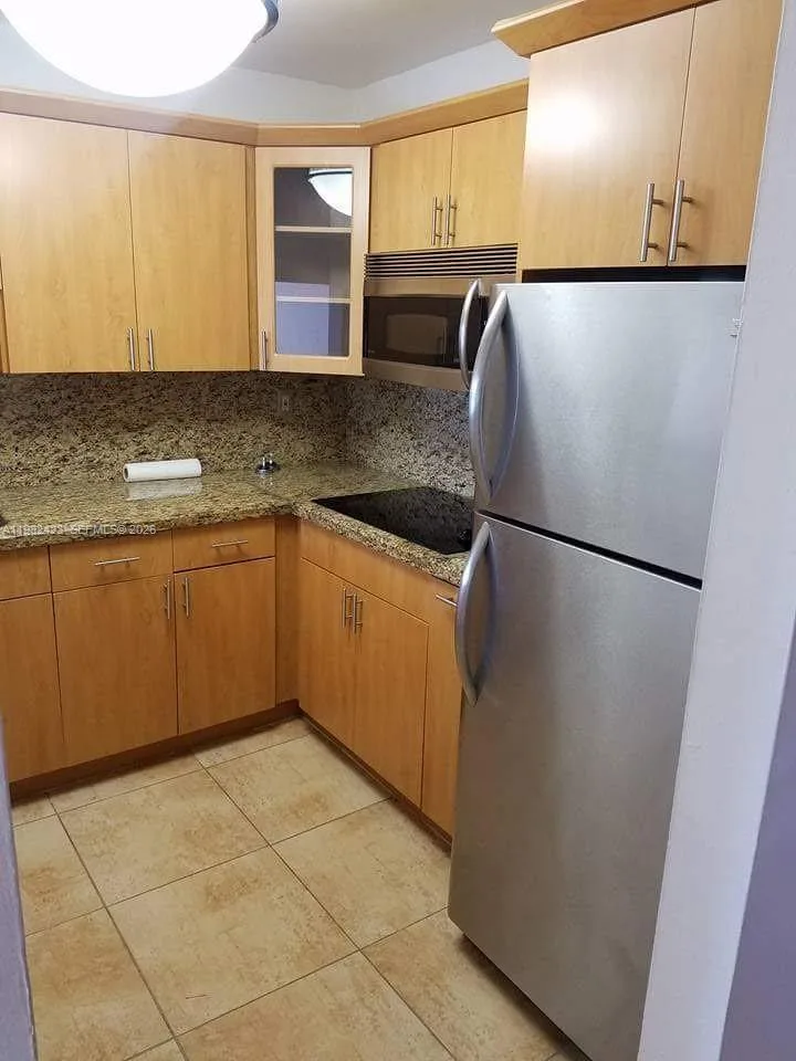 9682 Fontainebleau Blvd # 202, Miami, FL 33172 photo 2