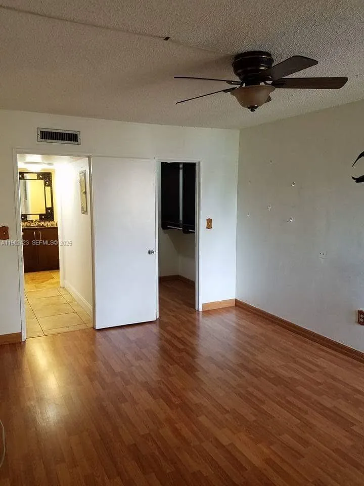9682 Fontainebleau Blvd # 202, Miami, FL 33172 photo 4