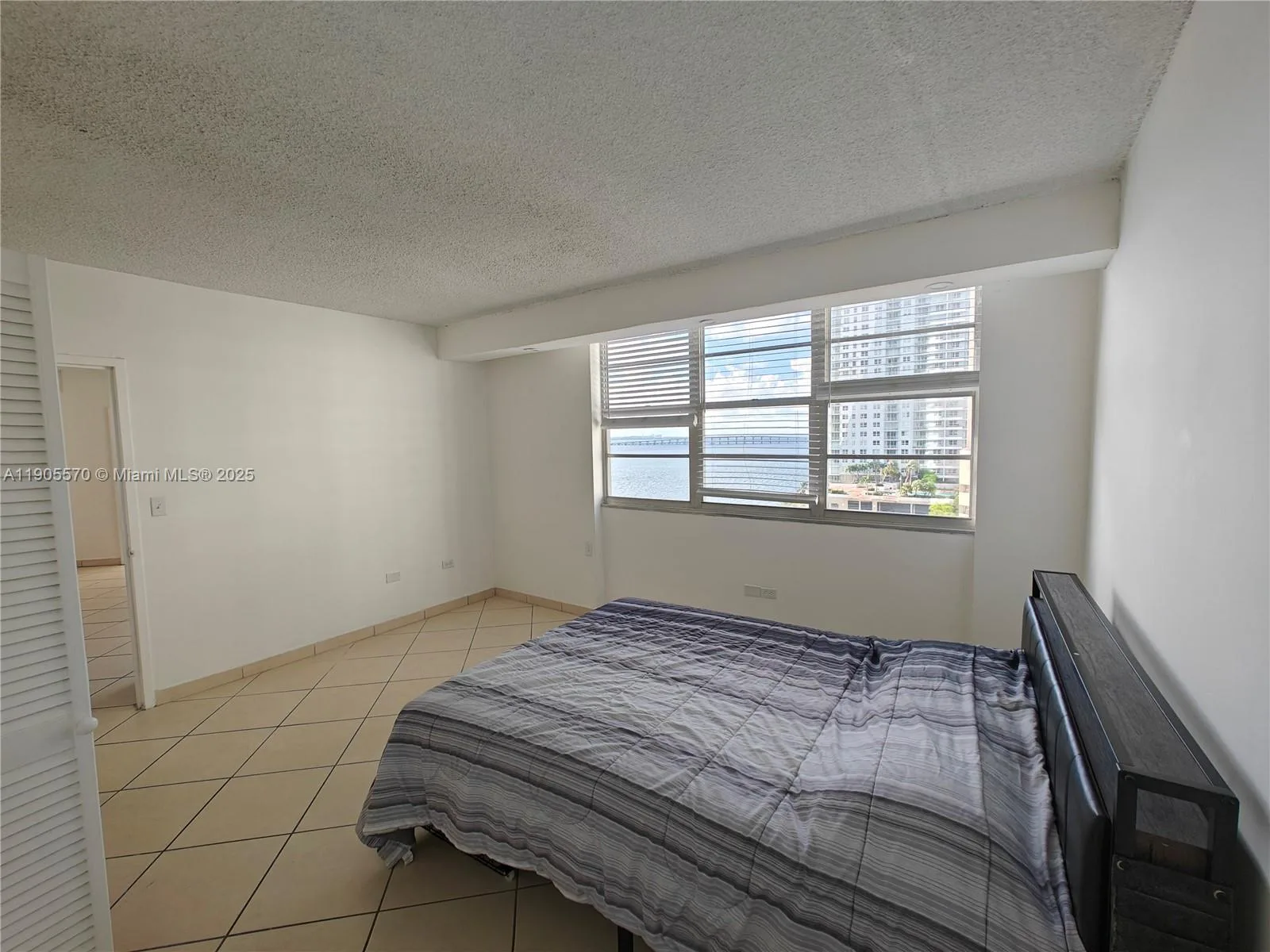 905 Brickell Bay Dr # 1127, Miami, FL 33131 photo 10