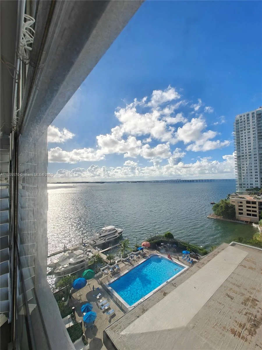 905 Brickell Bay Dr # 1127, Miami, FL 33131 photo 2