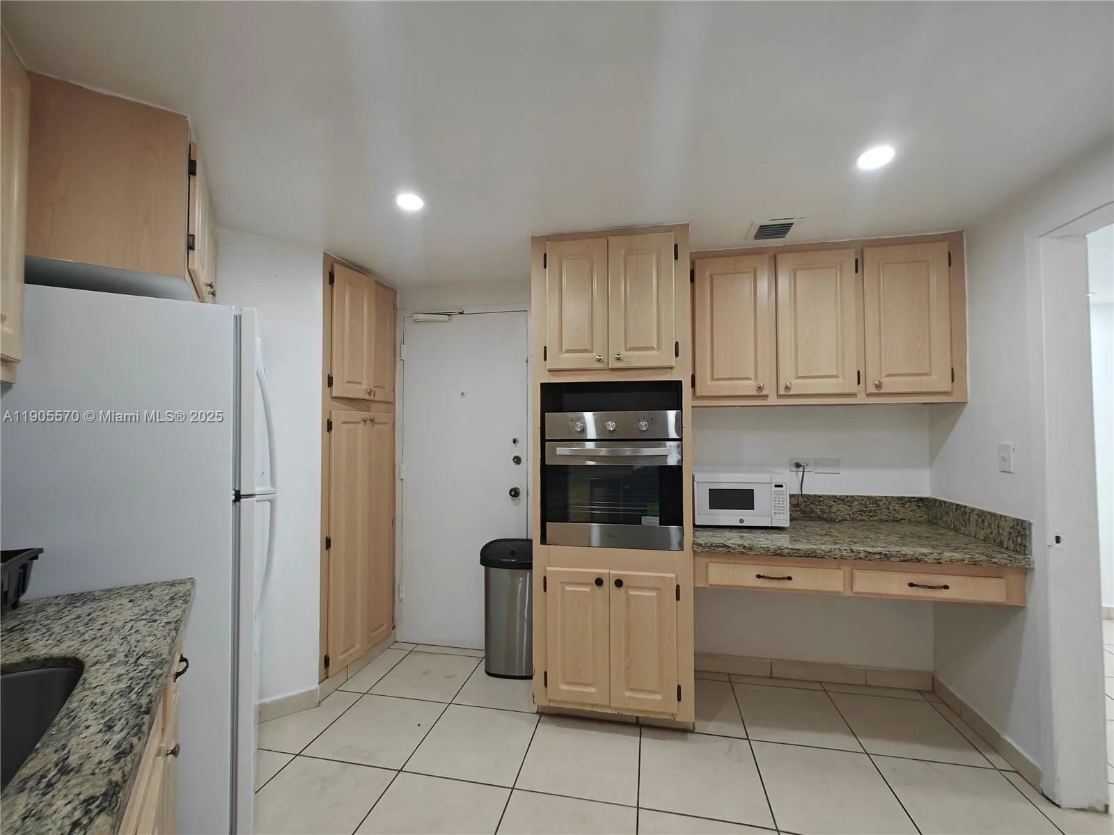 905 Brickell Bay Dr # 1127, Miami, FL 33131 photo 4