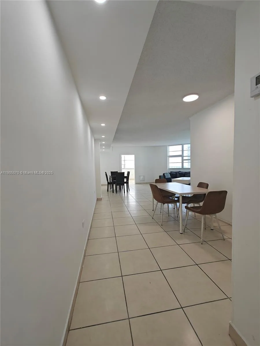 905 Brickell Bay Dr # 1127, Miami, FL 33131 photo 8