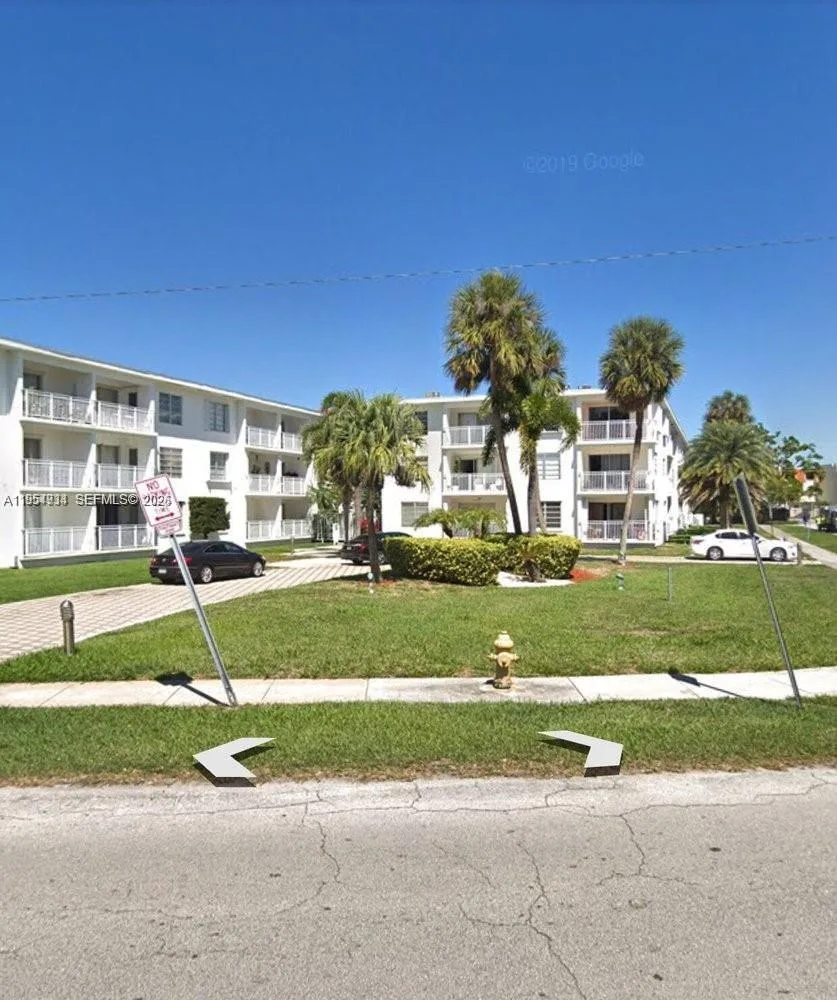 1631 NE 114th St # 201, Miami, FL 33181