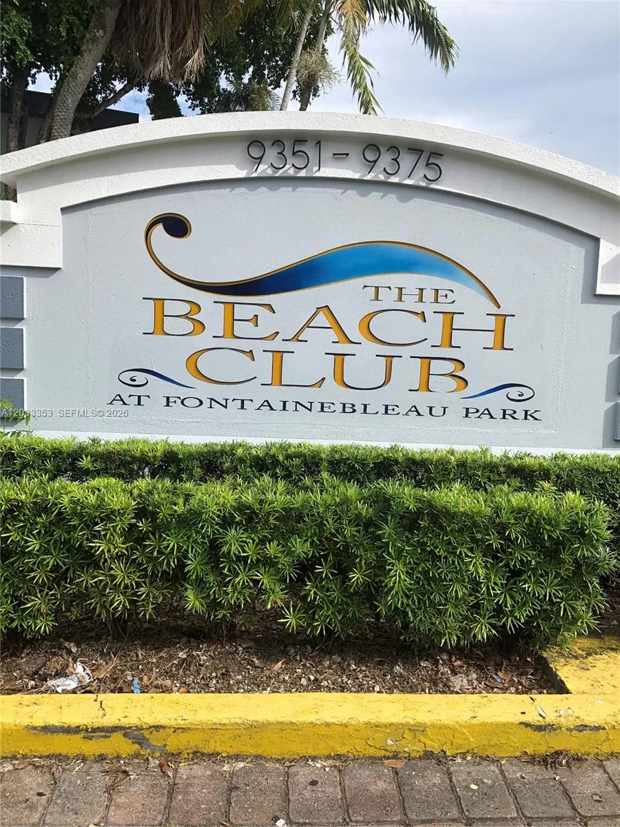 9369 Fontainebleau Blvd # J203, Miami, FL 33172