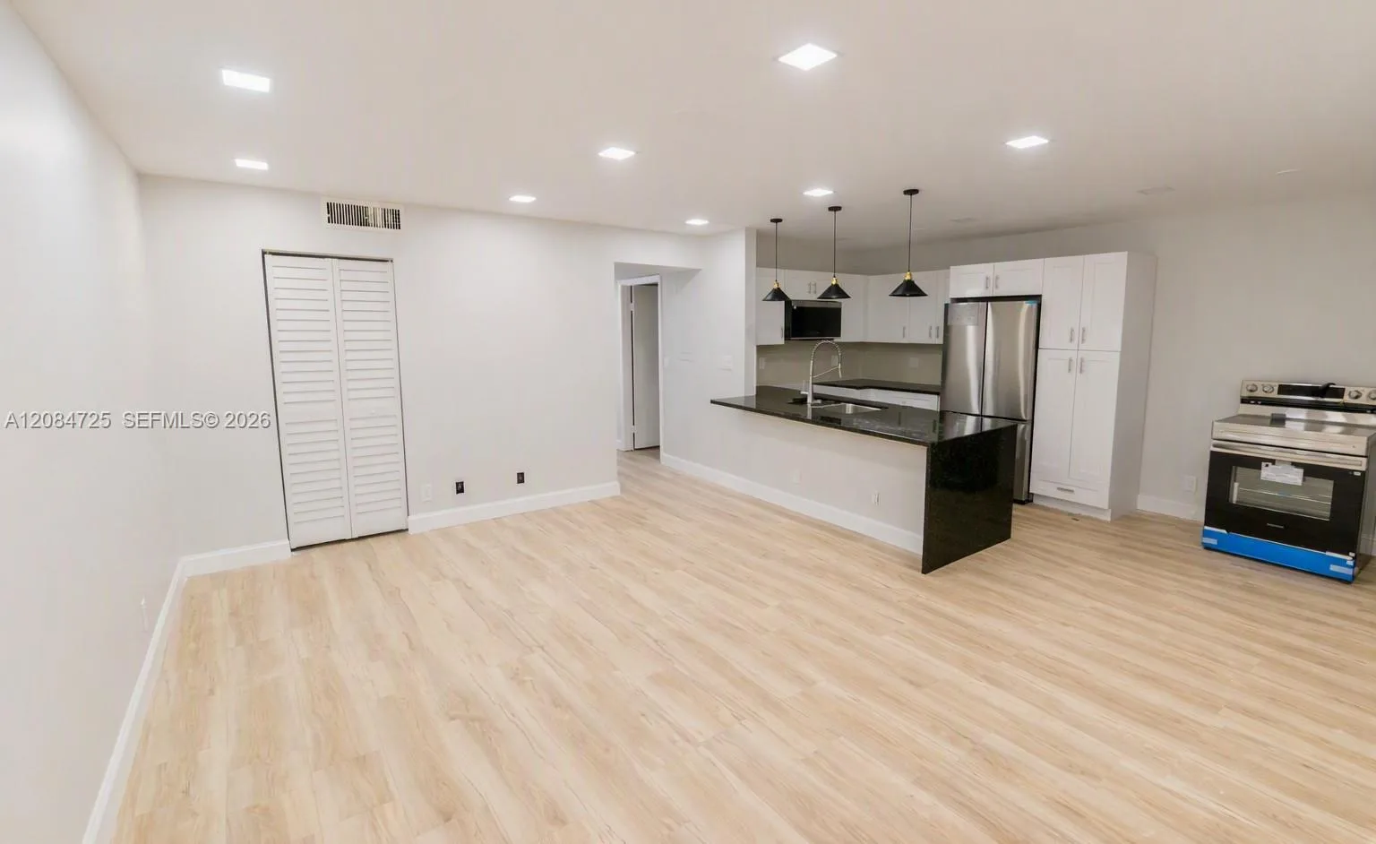 2100 Springdale Blvd # 314, Palm Springs, FL 33461