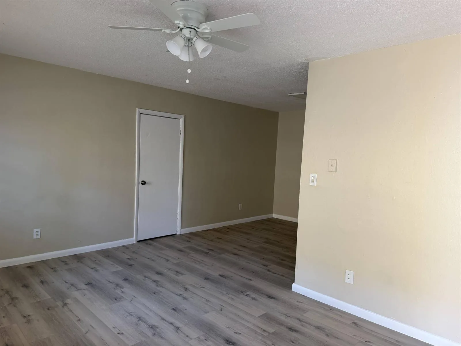 1004 NW 2nd Street # 1, Fort Lauderdale, FL 33311 photo 3