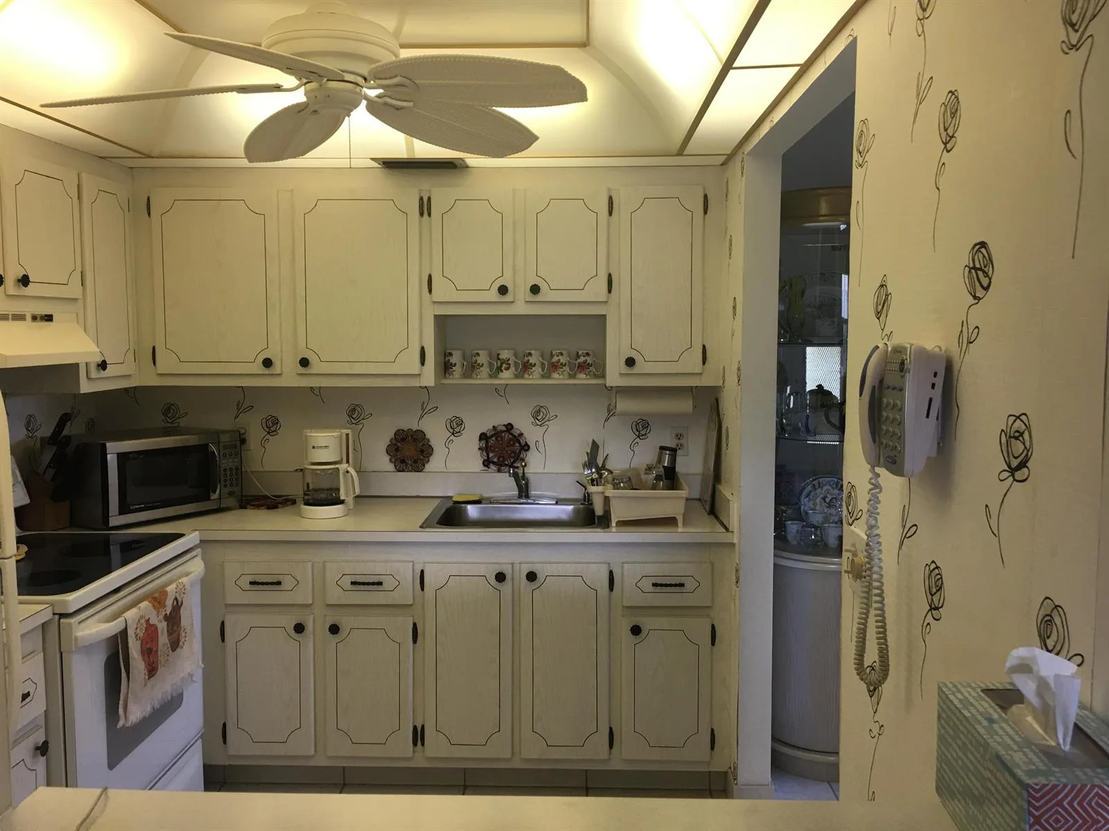 99 Saxony C, Delray Beach, FL 33446 photo 6