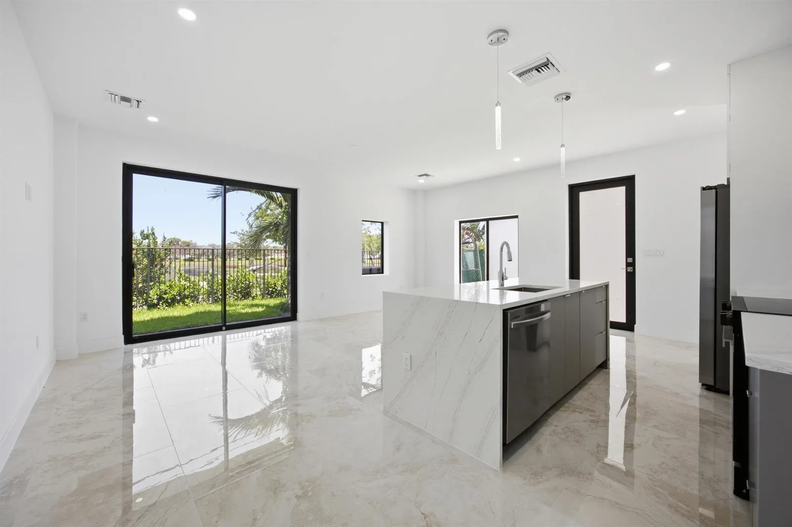 1542 NW 1st Avenue, Pompano Beach, FL 33060 photo 8
