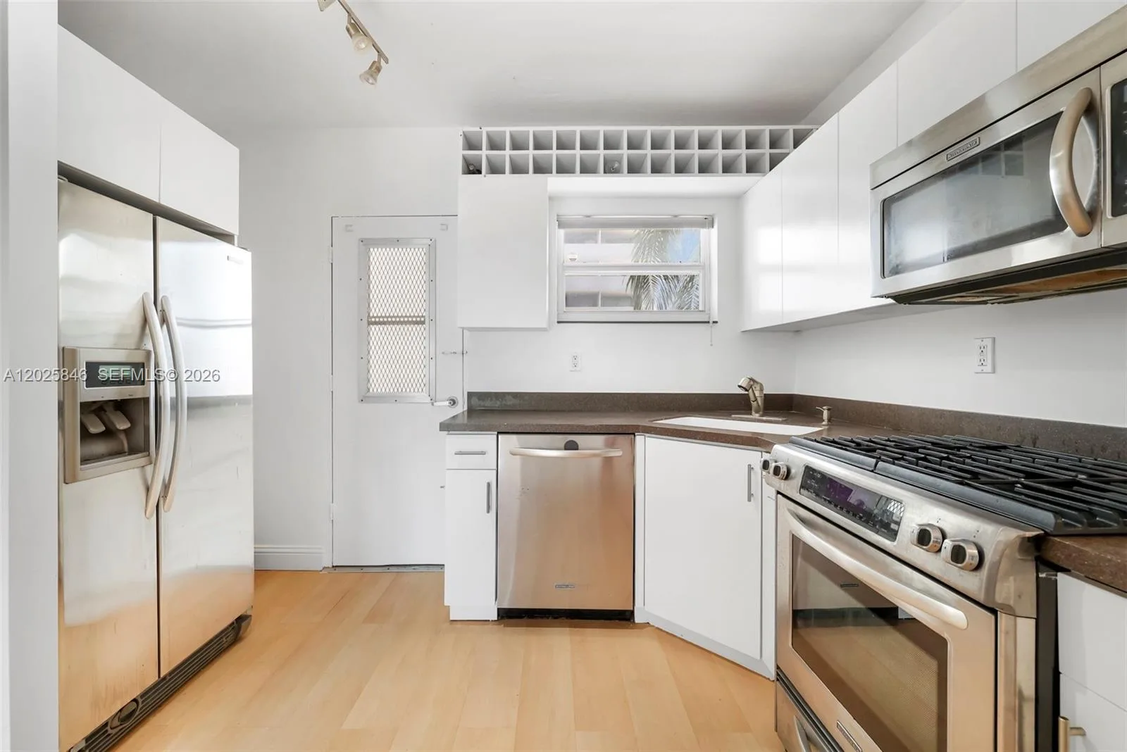 1300 Lincoln Rd # B402, Miami Beach, FL 33139 photo 11
