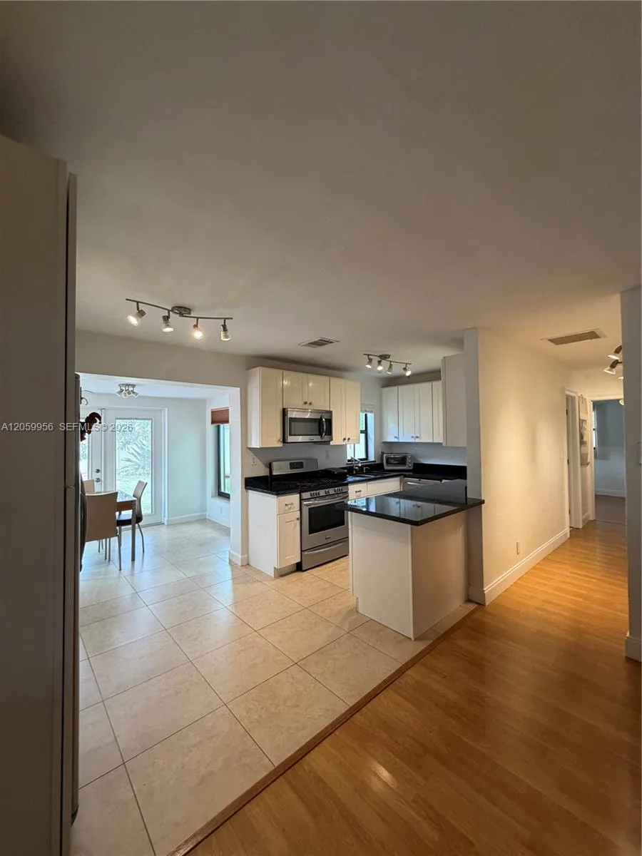 6717 Raleigh St, Hollywood, FL 33024 photo 11