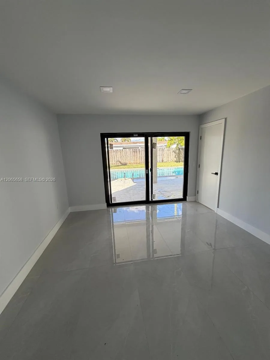 10581 NW 28th Mnr, Sunrise, FL 33322 photo 2