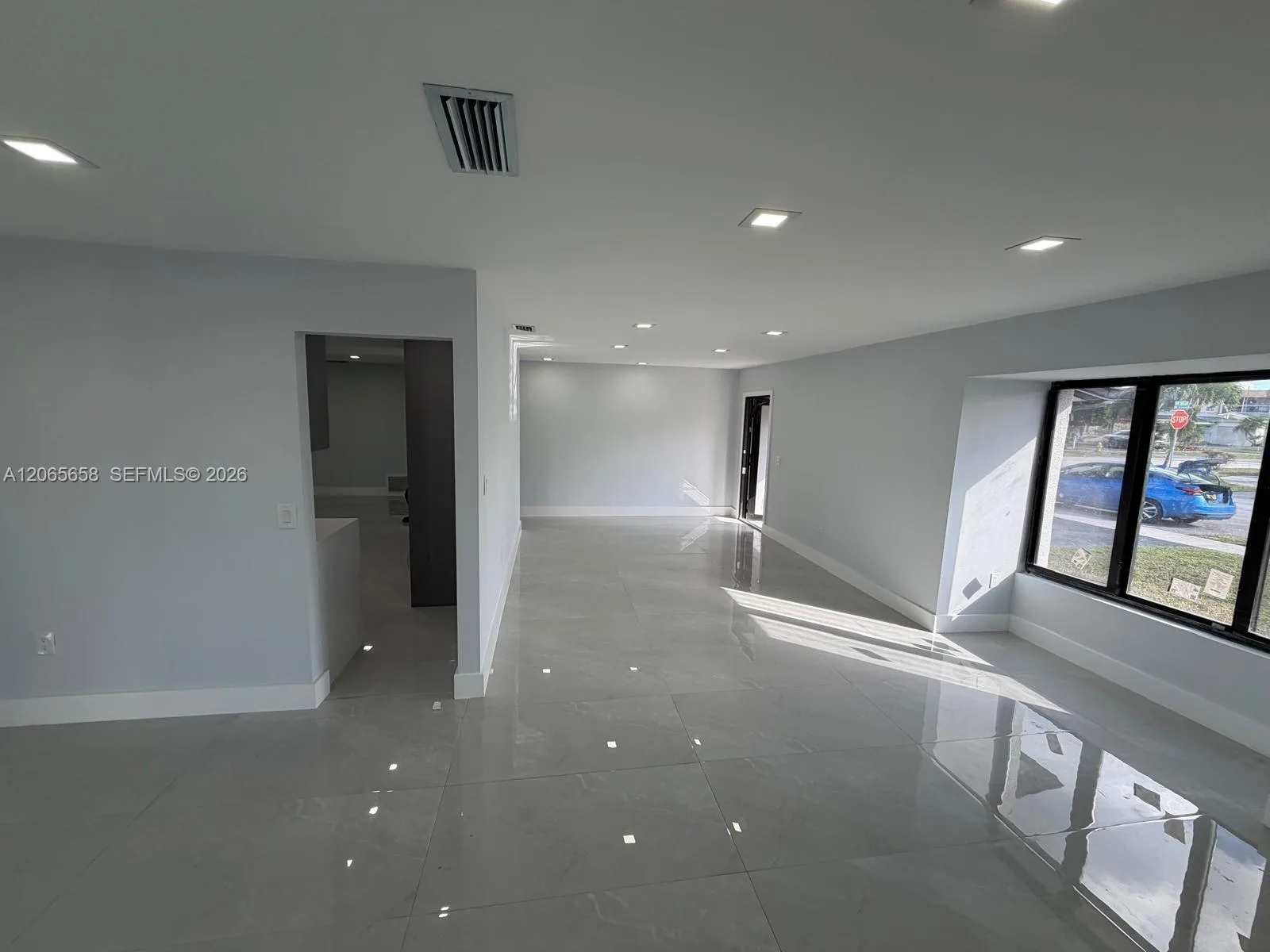 10581 NW 28th Mnr, Sunrise, FL 33322 photo 4