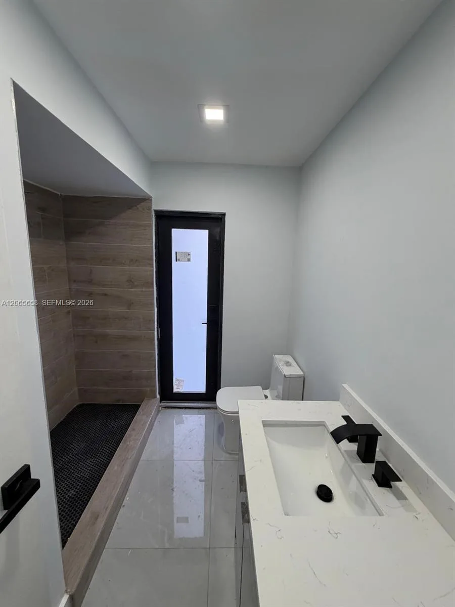 10581 NW 28th Mnr, Sunrise, FL 33322 photo 5