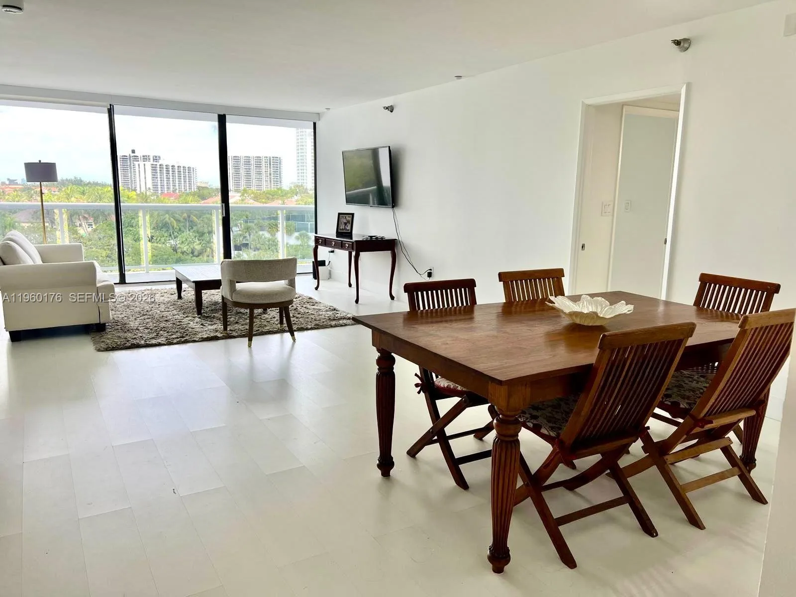 20515 E Country Club Dr # 649, Aventura, FL 33180