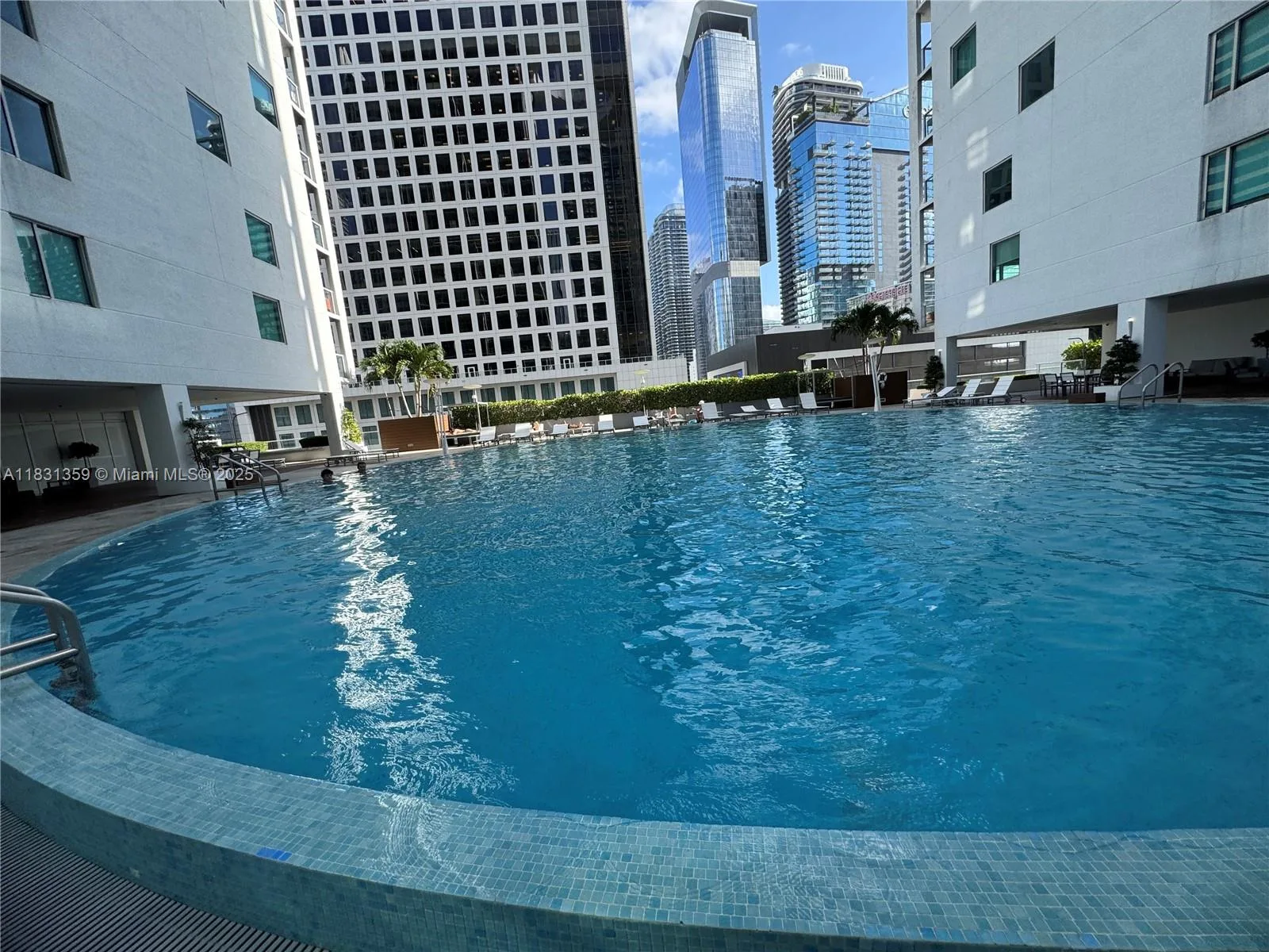 55 SE 6th St # 1801, Miami, FL 33131 photo 2