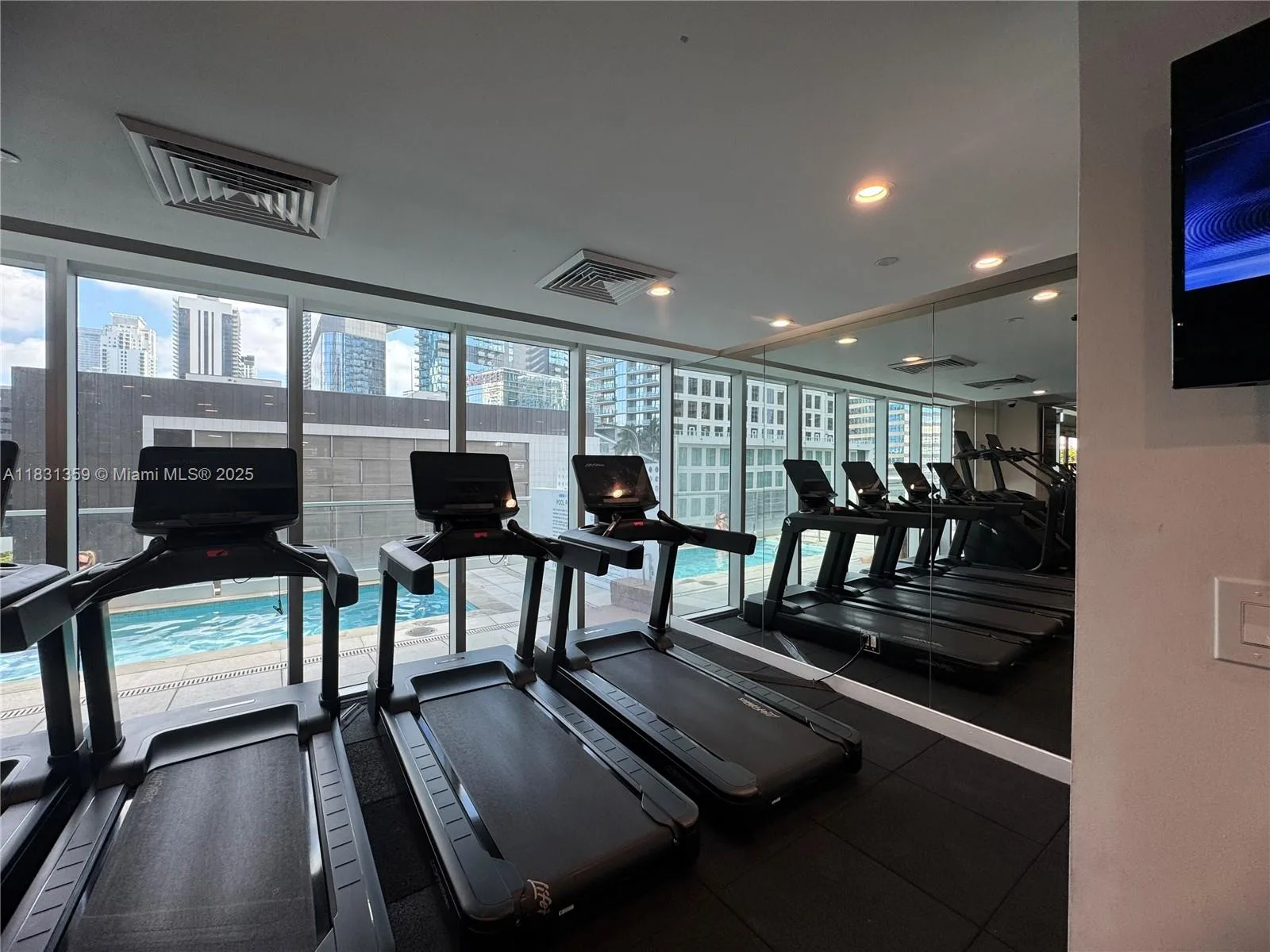 55 SE 6th St # 1801, Miami, FL 33131 photo 9