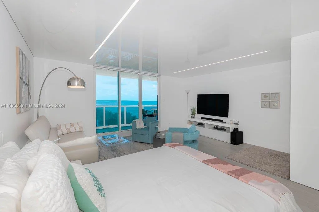 2301 Collins Ave # 811, Miami Beach, FL 33139 photo 2