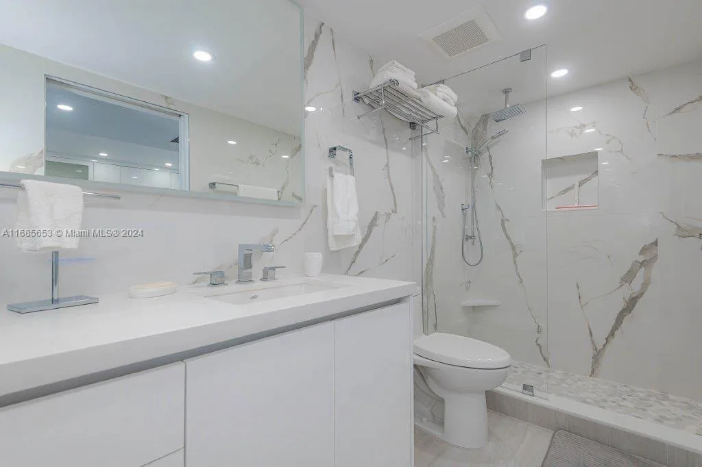 2301 Collins Ave # 811, Miami Beach, FL 33139 photo 4