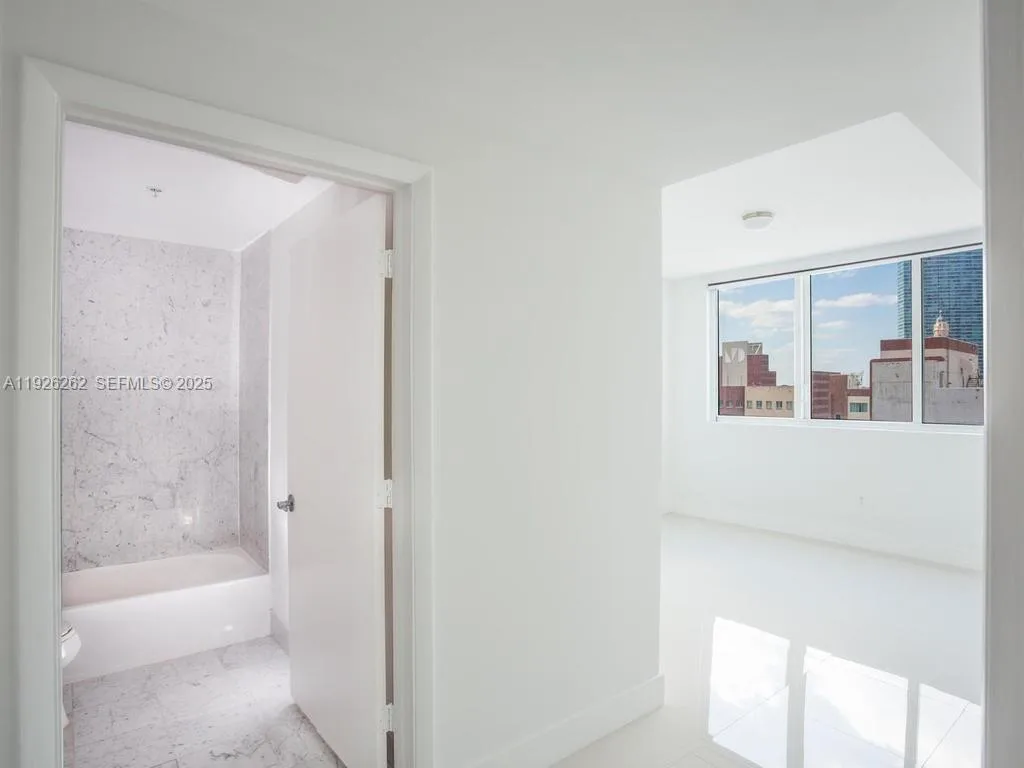 244 Biscayne Blvd # 1802, Miami, FL 33132 photo 7